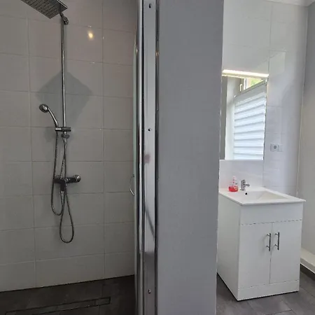 Mikra Homes24 In Apartment *